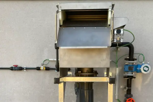 Rotofiltro industrial para la eliminación de sólidos en suspensión en una planta de tratamiento de aguas industriales de Prosimed
